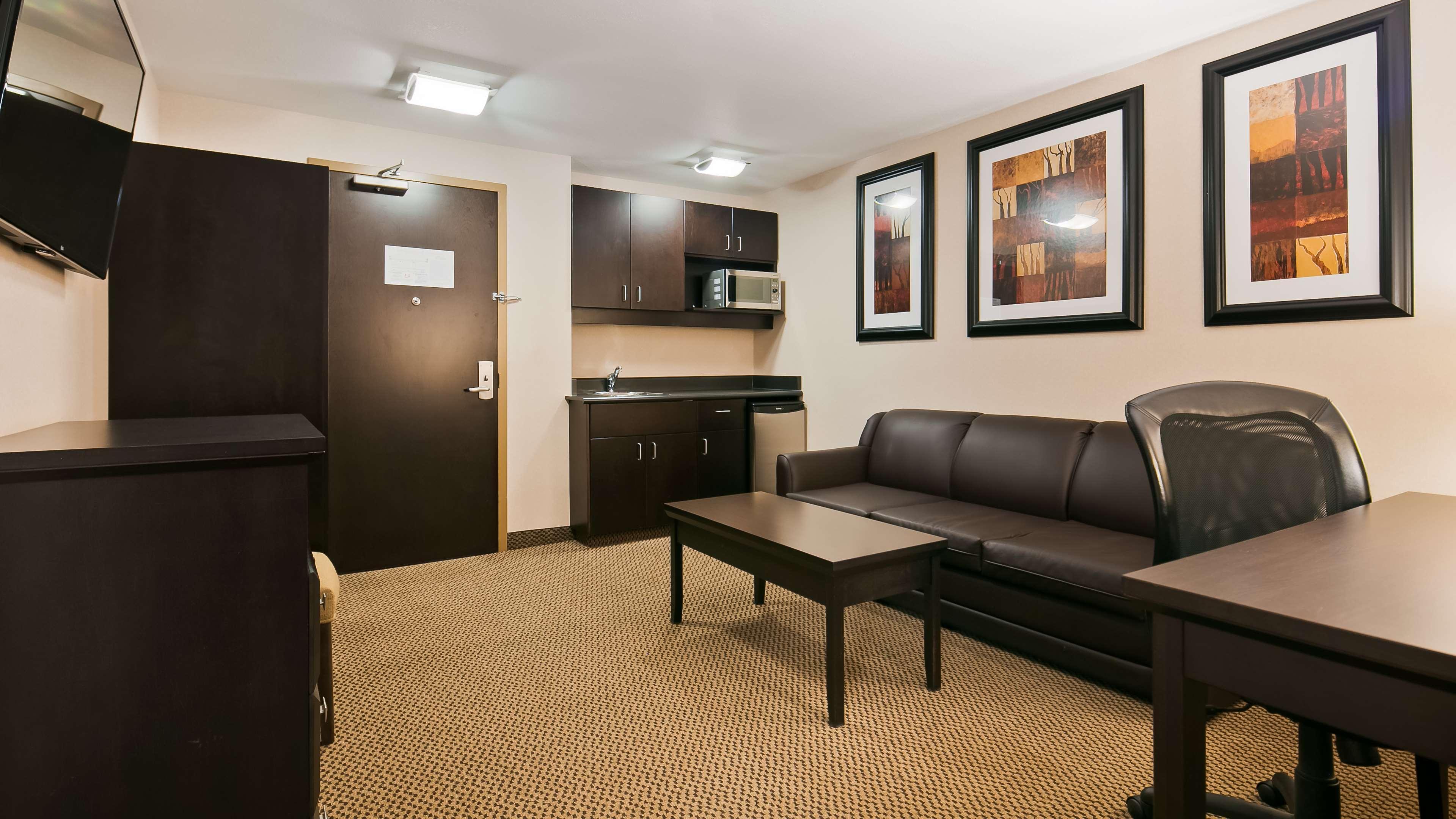 Best Western Bonnyville Inn & Suites Εξωτερικό φωτογραφία