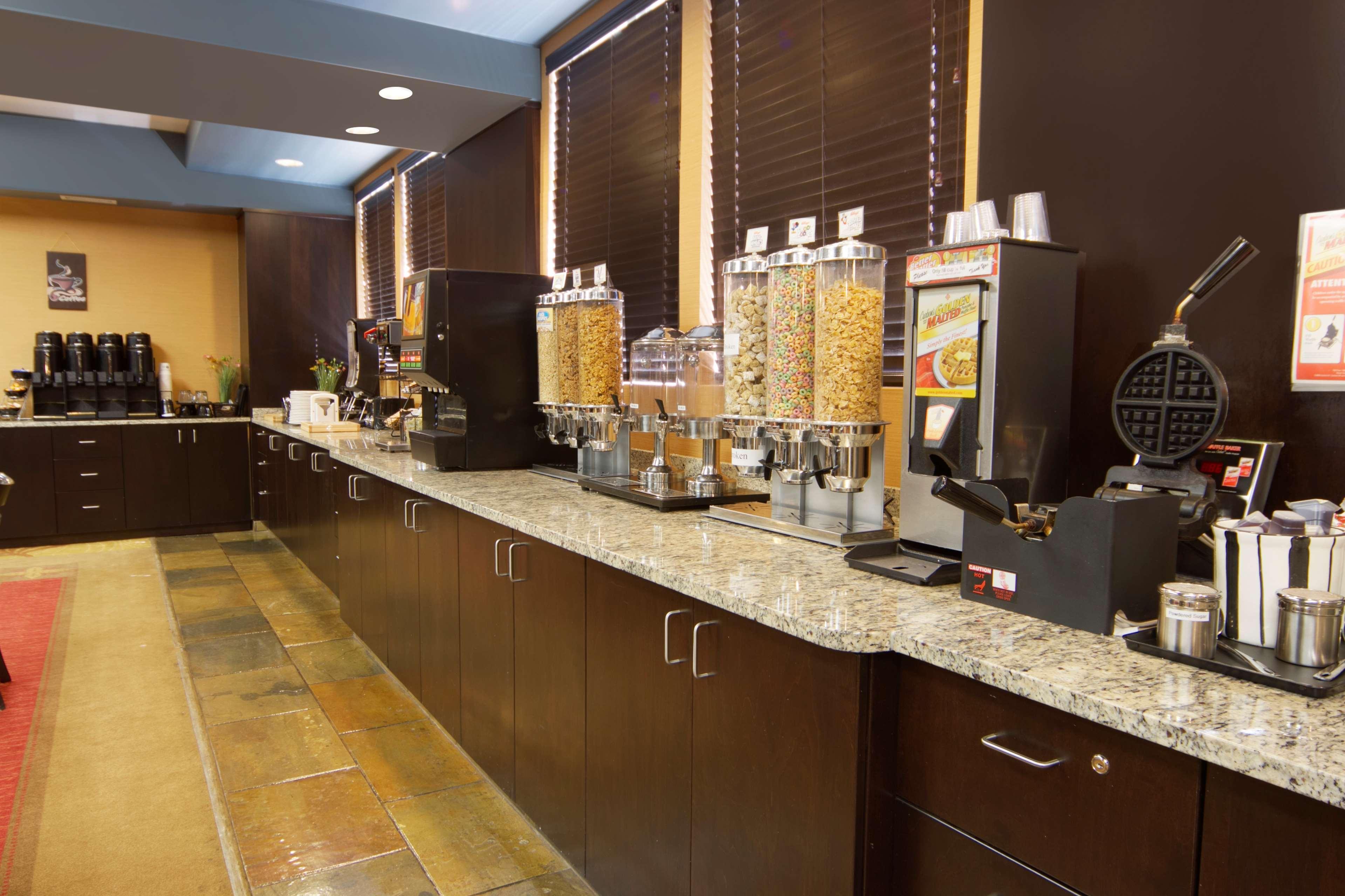 Best Western Bonnyville Inn & Suites Εξωτερικό φωτογραφία