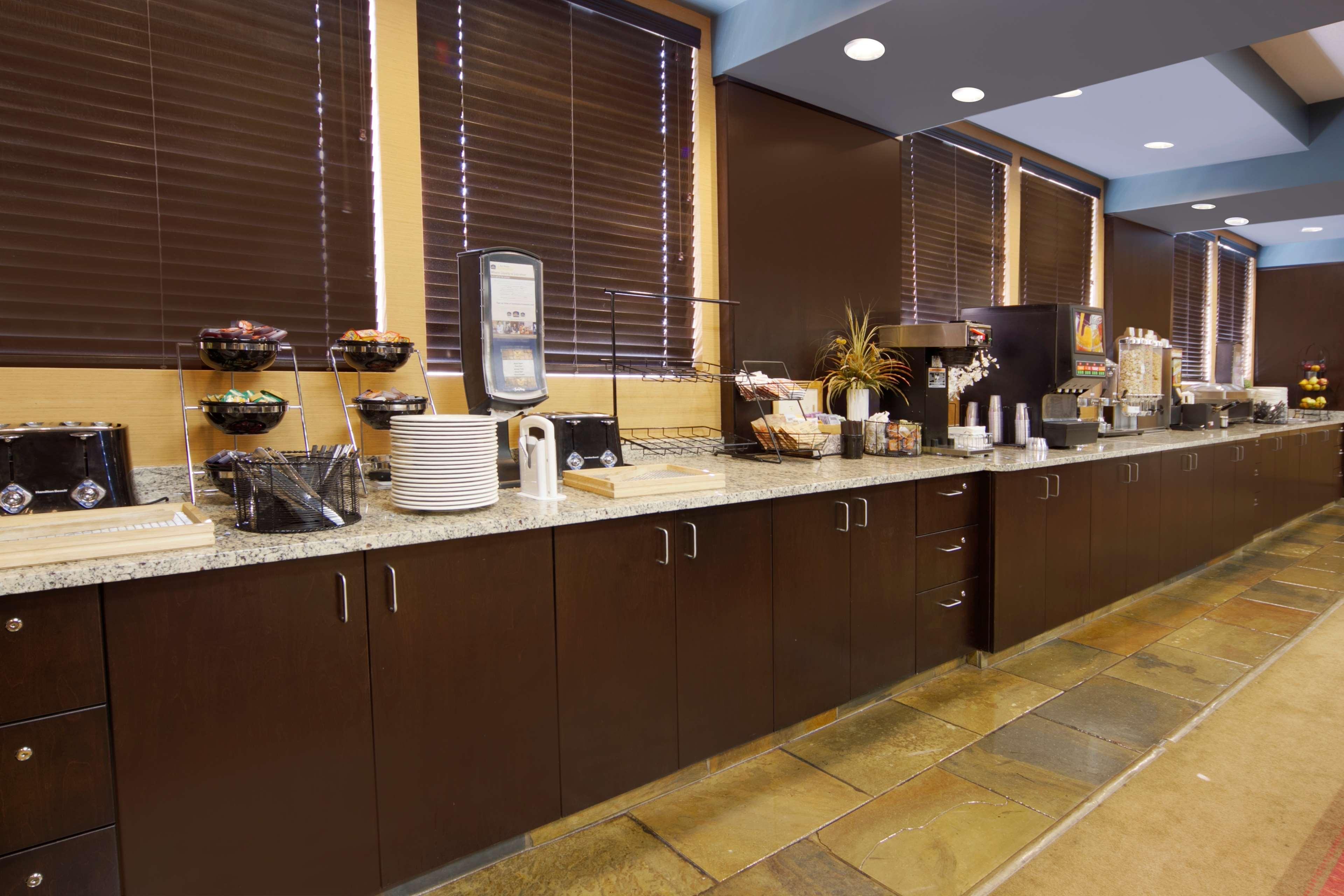 Best Western Bonnyville Inn & Suites Εξωτερικό φωτογραφία