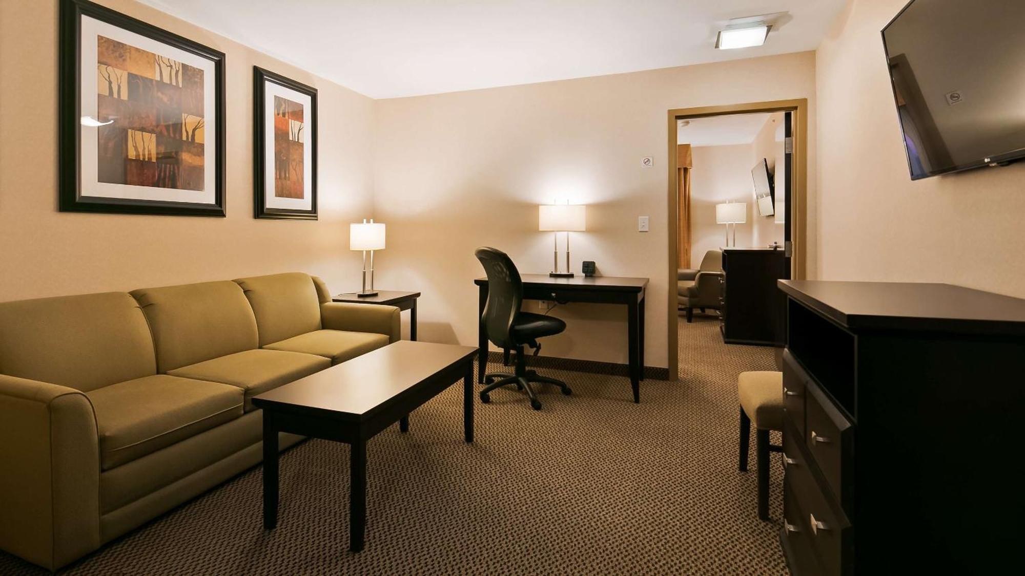 Best Western Bonnyville Inn & Suites Εξωτερικό φωτογραφία